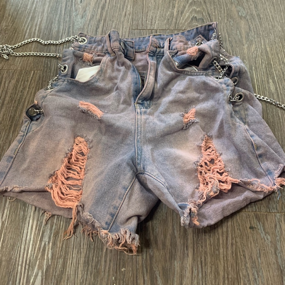 Chain shorts